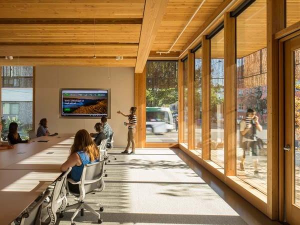 Oregon Conservation Center / LEVER Architecture / photo Lara Swimmer